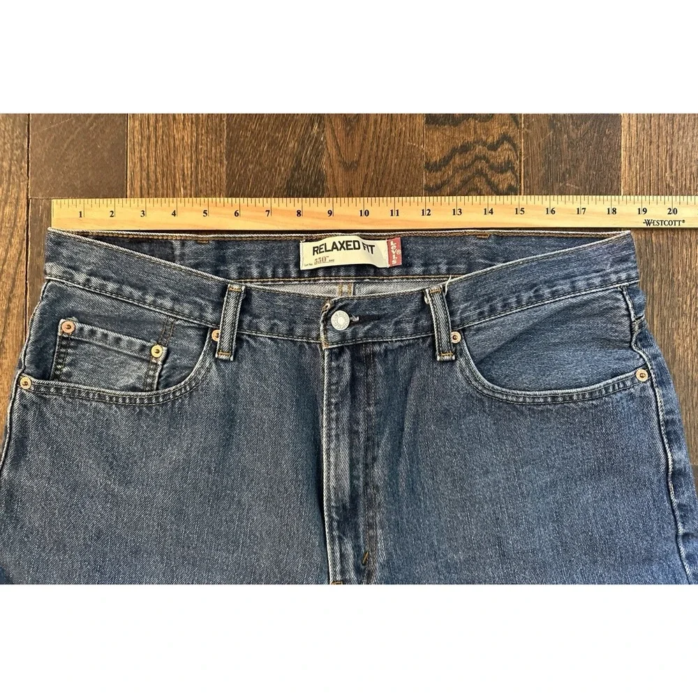 Levis Jeans 550 Relaxed Fit Blue Medium Wash Mens Size 38x32 High Rise - Picture 6 of 10